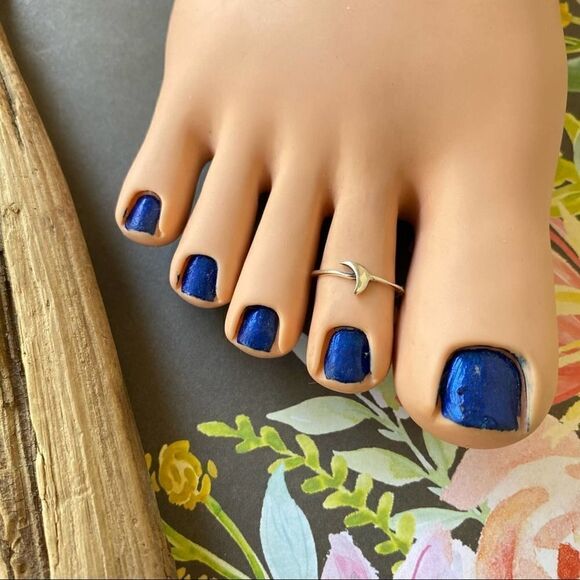 Crescent Moon Sterling Silver Toe Ring - Picture 2 of 4